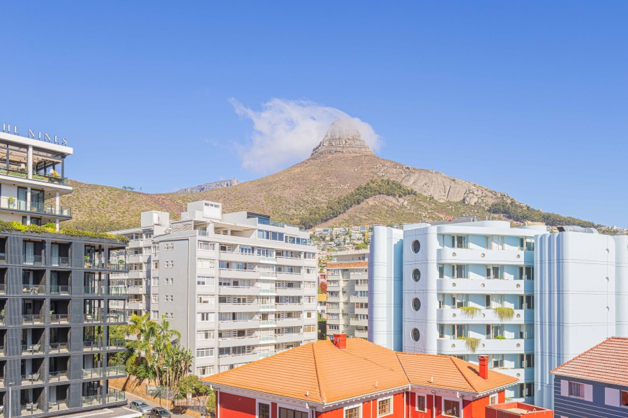 1 Bedroom Property for Sale in Sea Point Western Cape